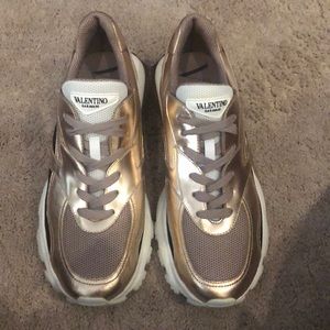 VLTN METALLIC LOW-TOP BOUNCE SNEAKERS